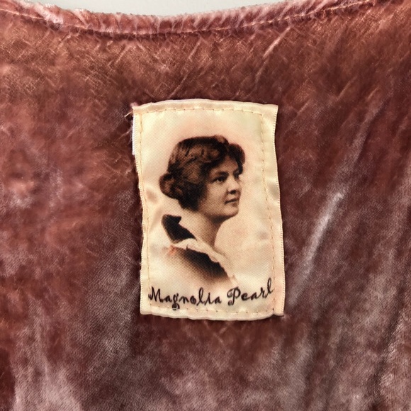 Magnolia Pearl | pink velvet top - Picture 4 of 4